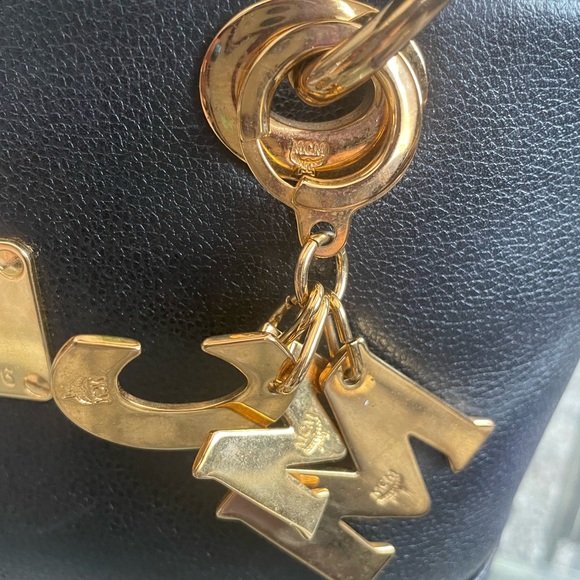 MCM - Picture 3 of 7